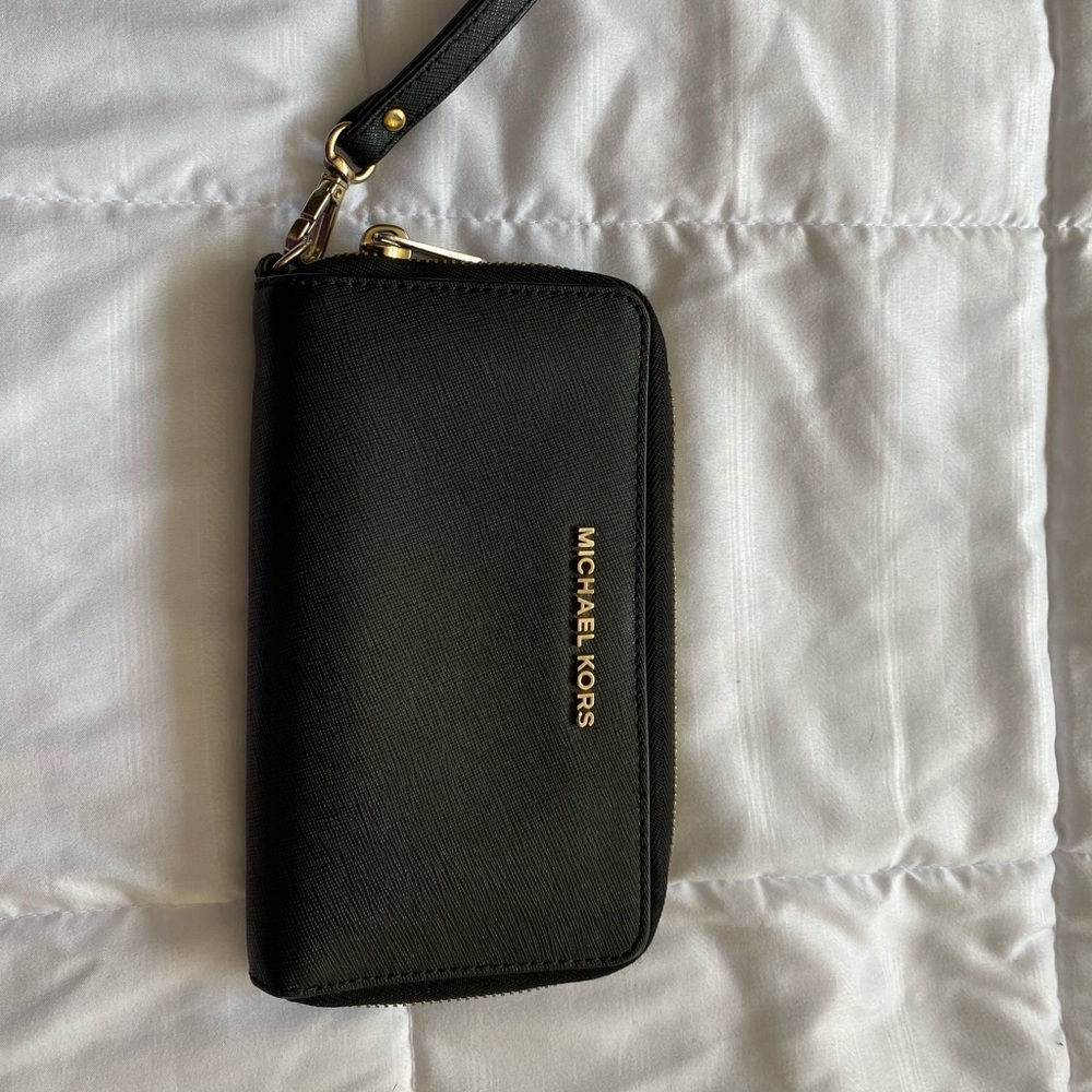 Michael Kors wallet/wristlet